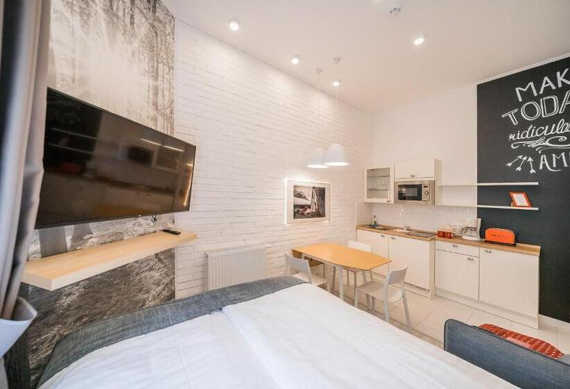 Студия Классика, Revelton Studios Karlovy Vary