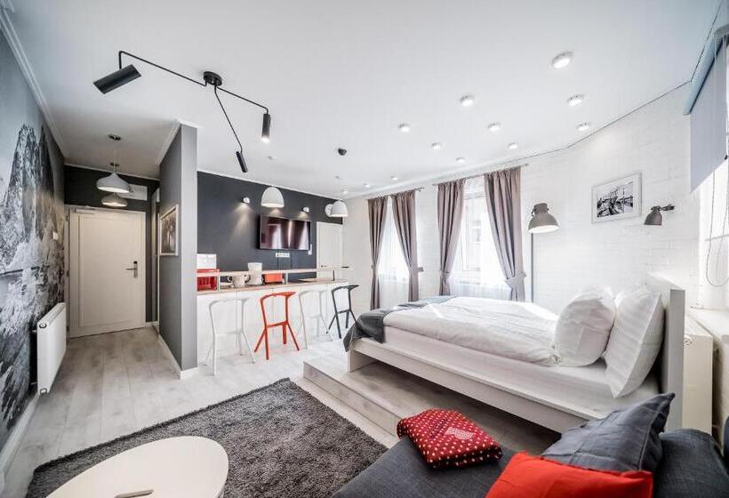 Студия Superior, Revelton Studios Karlovy Vary