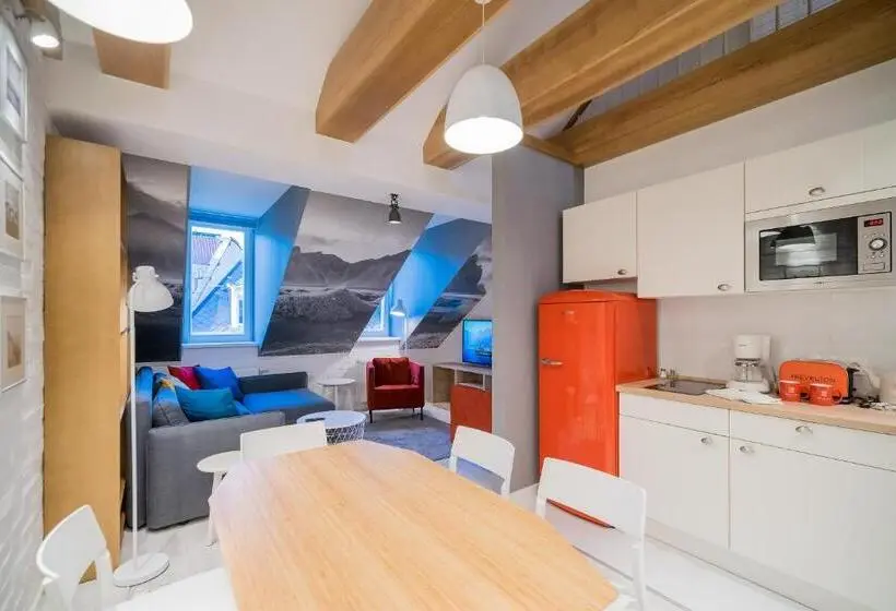 استودیو اجرایی, Revelton Studios Karlovy Vary