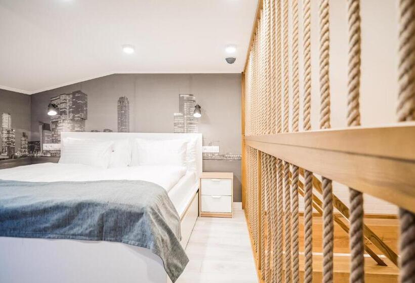 Студио Executive, Revelton Studios Karlovy Vary