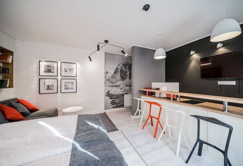 高级工作室, Revelton Studios Karlovy Vary