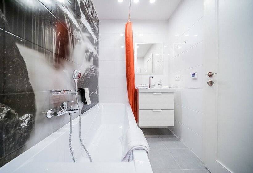 Студио Executive, Revelton Studios Karlovy Vary