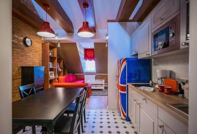 Студио Executive, Revelton Studios Karlovy Vary