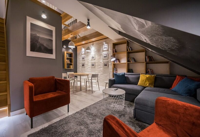 Студио Executive, Revelton Studios Karlovy Vary