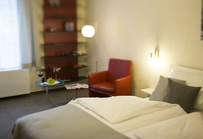 غرفة قياسية, Weyher Apart