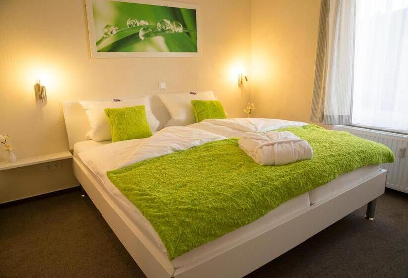 شقة غرفة واحدة, Weyher Apart