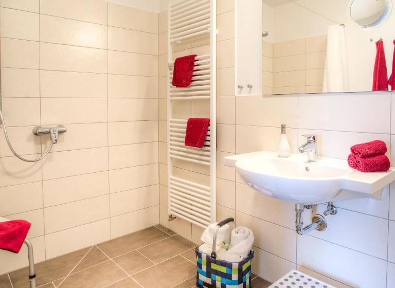 شقة غرفة واحدة, Weyher Apart