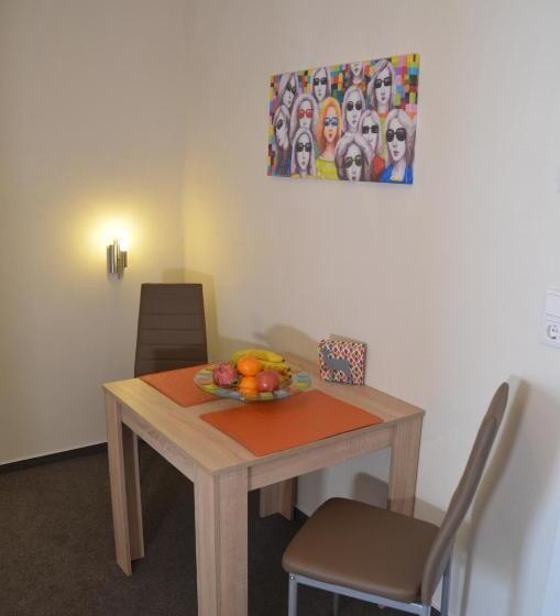 غرفة قياسية مزوَّدة بمطبخ, Weyher Apart