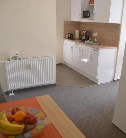 غرفة قياسية مزوَّدة بمطبخ, Weyher Apart