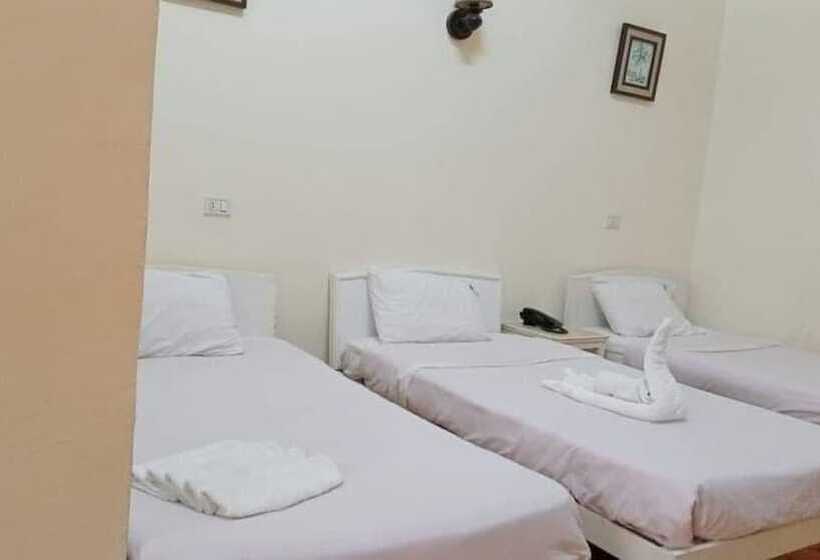 اتاق لوکس سه تخته, De La Poste