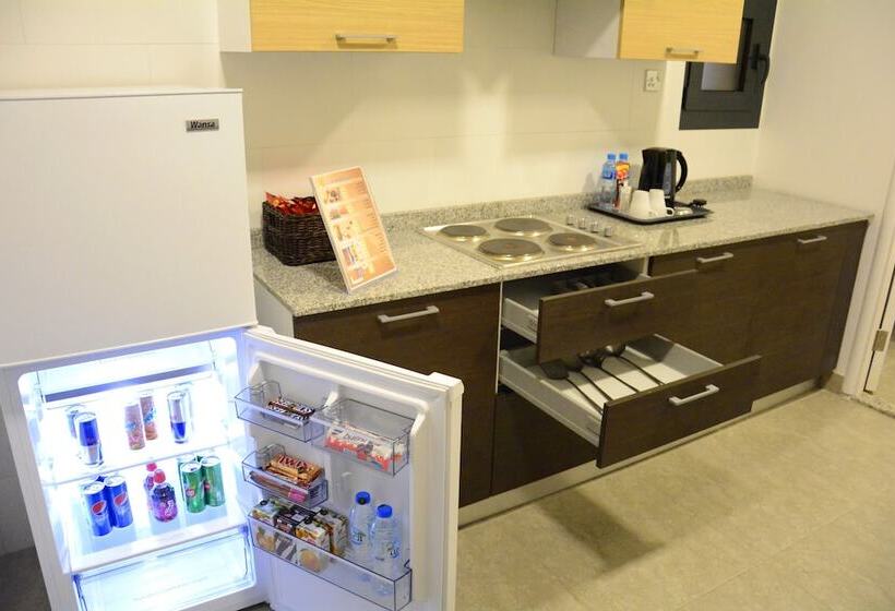 آپارتمان خانوادگی, The 58 Hotel Apartments