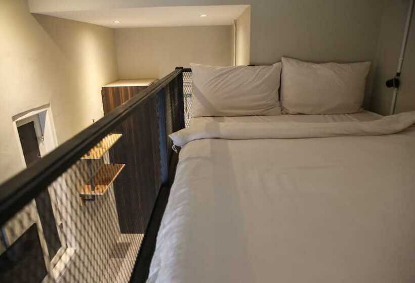 标准间, Shine Bnb