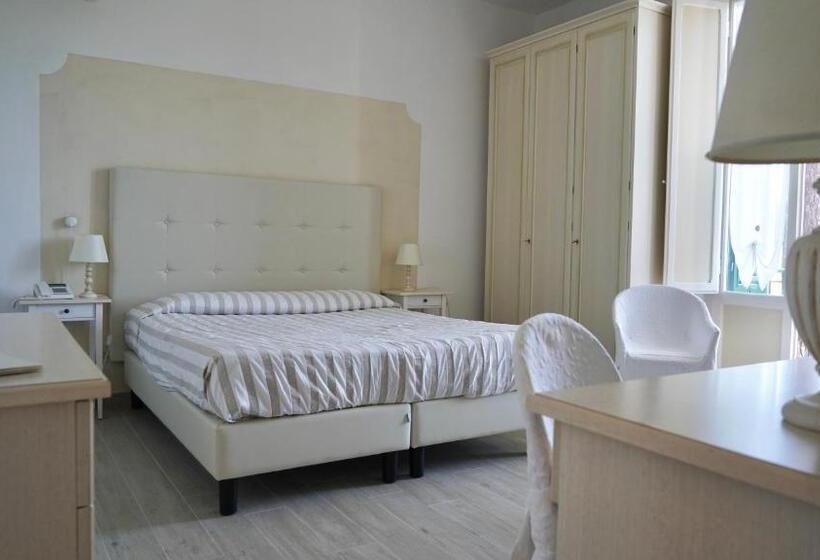 스탠다드 트리플 룸, La Primula