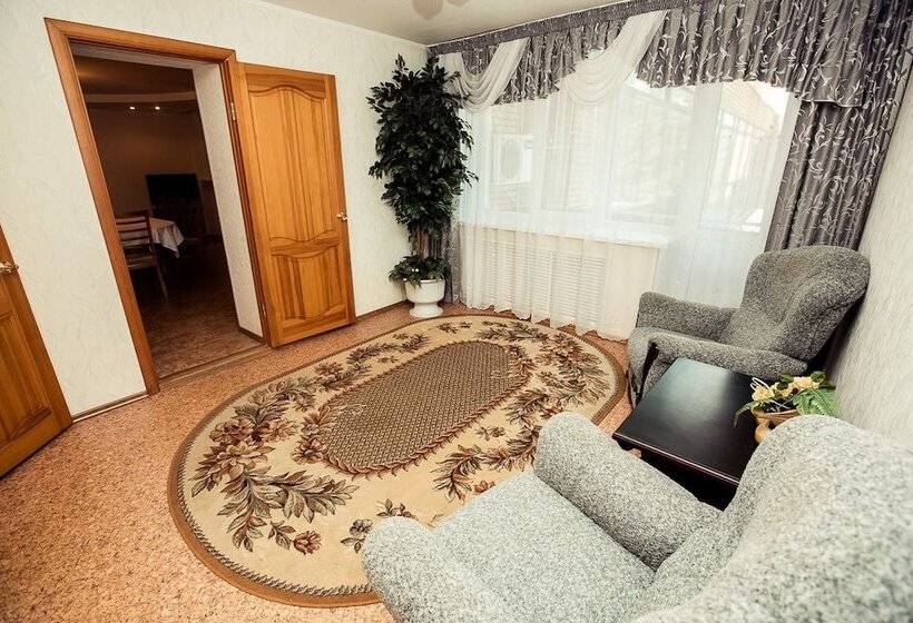 חדר משפחתי, Lastochka