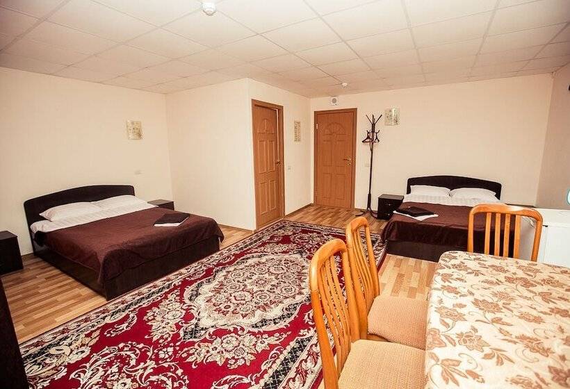 חדר משפחתי, Lastochka