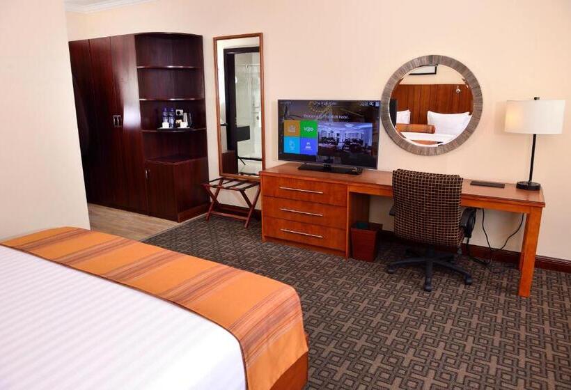 اتاق لوکس با تخت بزرگ, The Hub