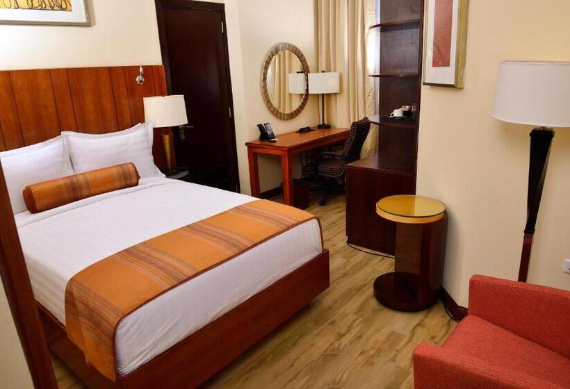 اتاق استاندارد یک نفره, The Hub