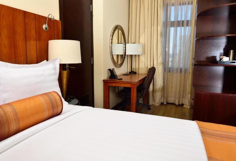 اتاق استاندارد یک نفره, The Hub