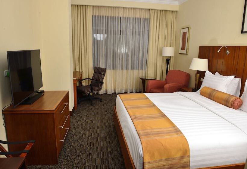 اتاق لوکس, The Hub