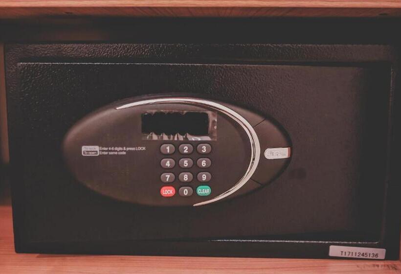 اتاق اجرایی سه نفره, Trip Inn Near Airport Or City Center