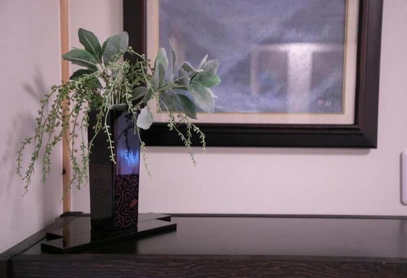 غرفة قياسية ثلاثية, Oyado Den Rikyu