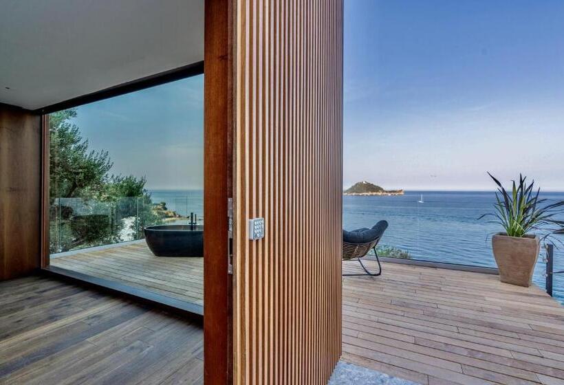 Deluxe Suite Sea View, Baba Residences