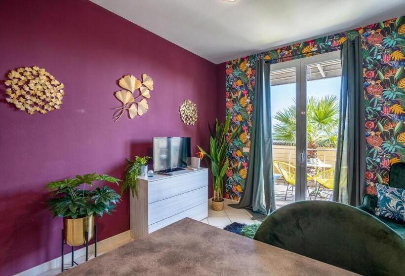 Yandan Deniz Manzaralı 1 Yatak Odalı Daire, Baba Residences