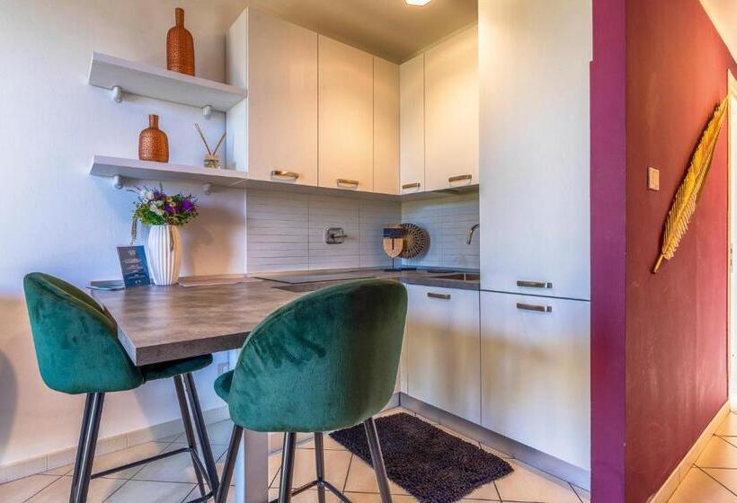 Yandan Deniz Manzaralı 1 Yatak Odalı Daire, Baba Residences