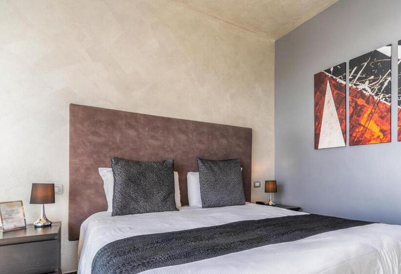 Deniz Manzaralı Balkonlu Standart Stüdyo, Baba Residences