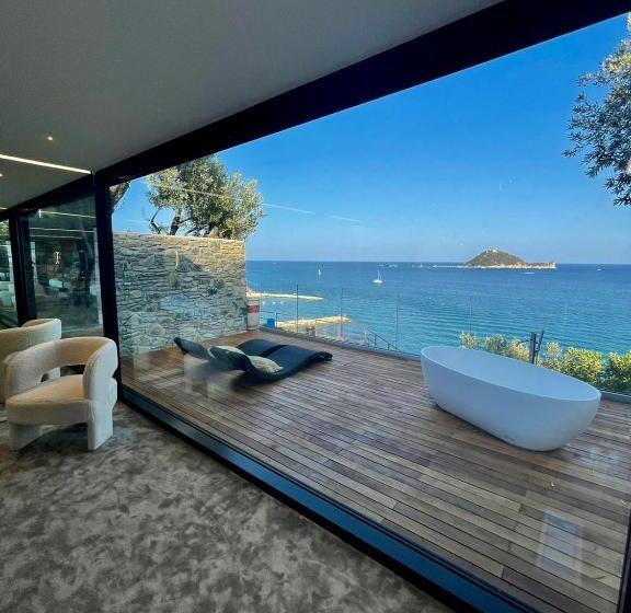 Deluxe Suite Sea View, Baba Residences