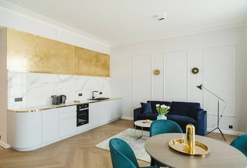 דירת חדר, No.4 Residence