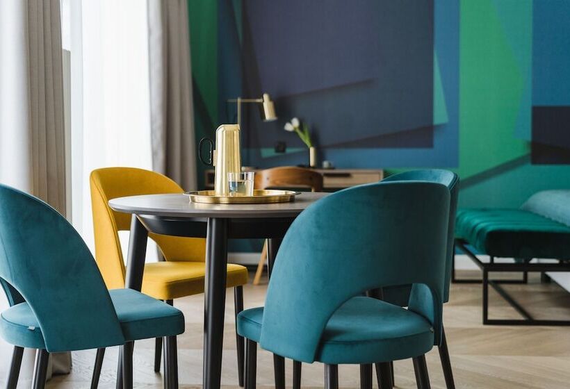 דירת חדר, No.4 Residence