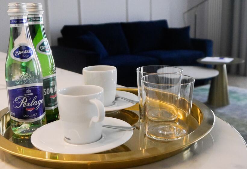 דירת חדר, No.4 Residence