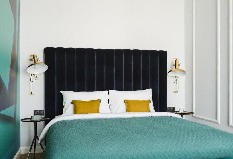 דירת חדר, No.4 Residence