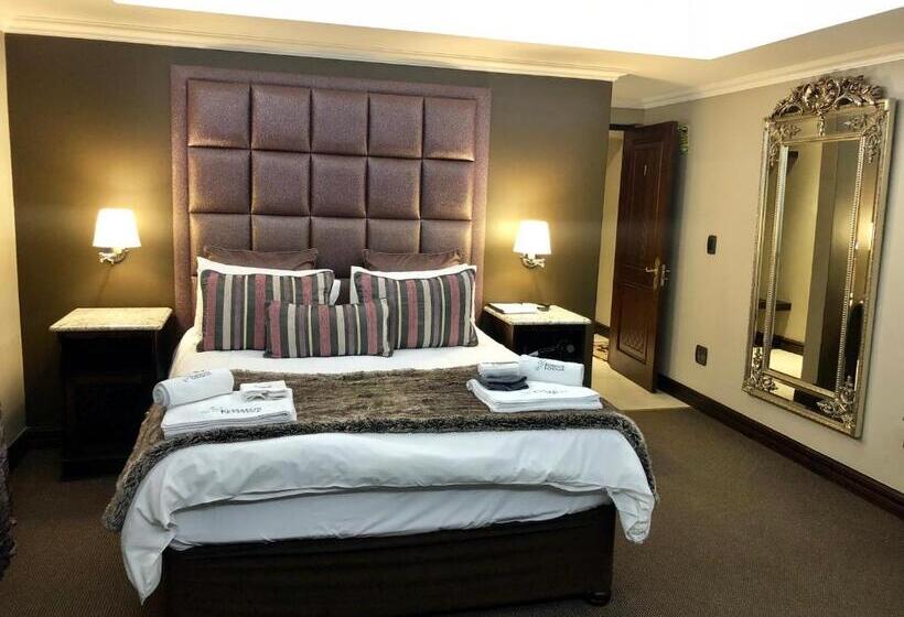 Quarto Superior, Kosmos Lodge