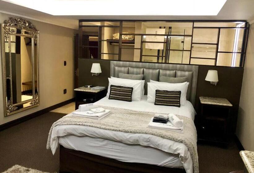 Quarto Superior, Kosmos Lodge