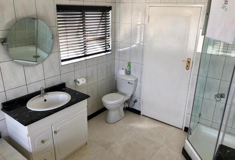 패밀리 룸, Kosmos Lodge