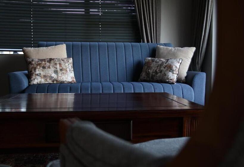 Quarto Familiar, Kosmos Lodge