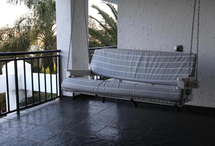 패밀리 룸, Kosmos Lodge