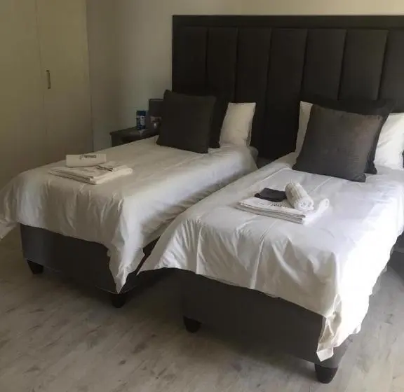 اتاق لوکس با چشم‌انداز باغ, Kosmos Lodge