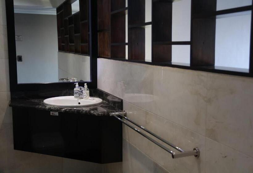 Quarto Superior, Kosmos Lodge