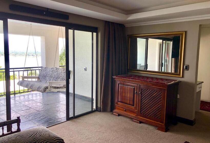 패밀리 룸, Kosmos Lodge