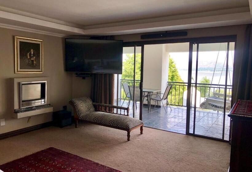 패밀리 룸, Kosmos Lodge