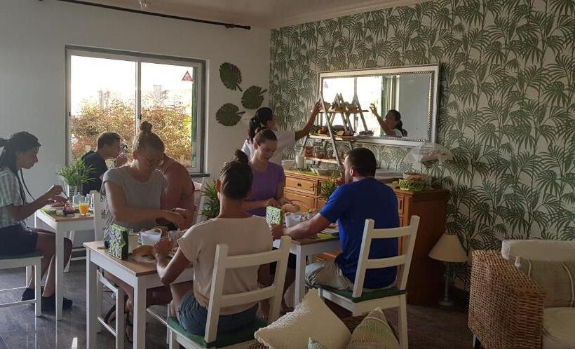 سوییت اجرایی, B&b Villa Alegria, Tarrafal