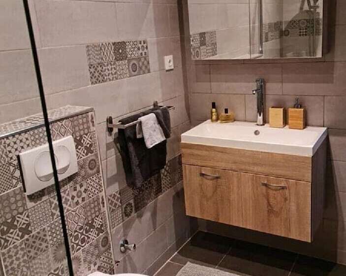 سوییت اجرایی, B&b Villa Alegria, Tarrafal