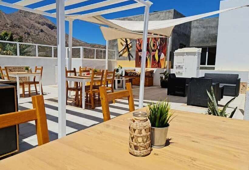 سوییت اجرایی, B&b Villa Alegria, Tarrafal