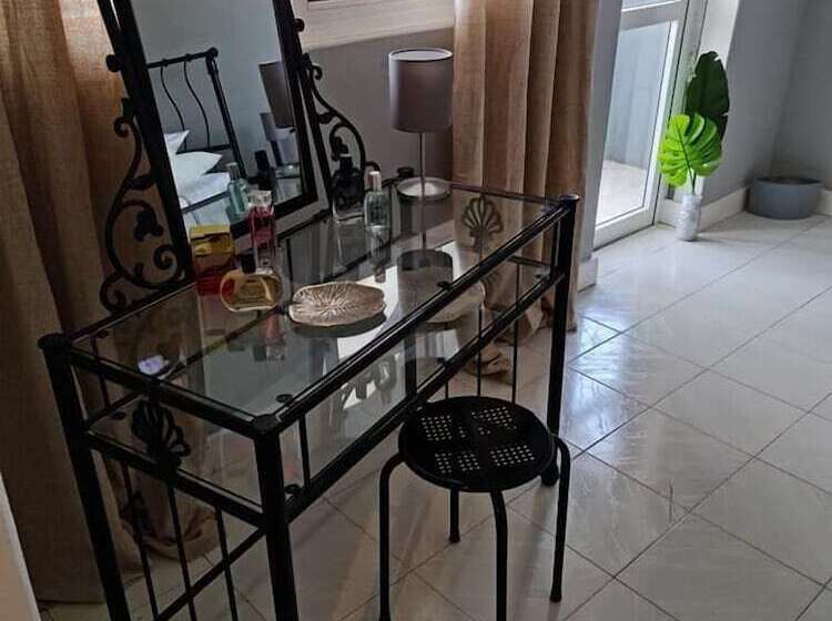 سوییت اجرایی, B&b Villa Alegria, Tarrafal