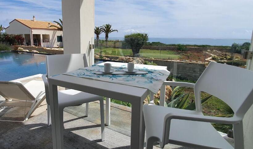 Номер Стандарт Вид на Море, Coralli Del Plemmirio