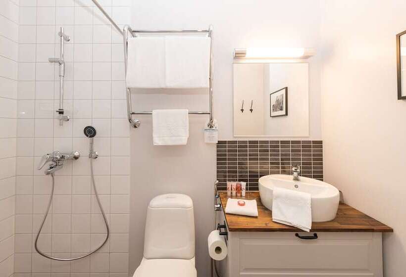 غرفة قياسية, Li Rakuuna