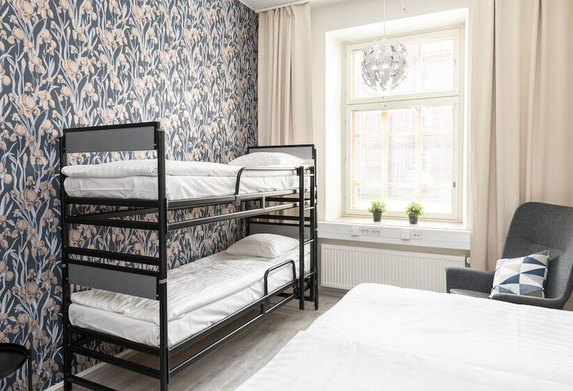 غرفة عائلية, Li Rakuuna